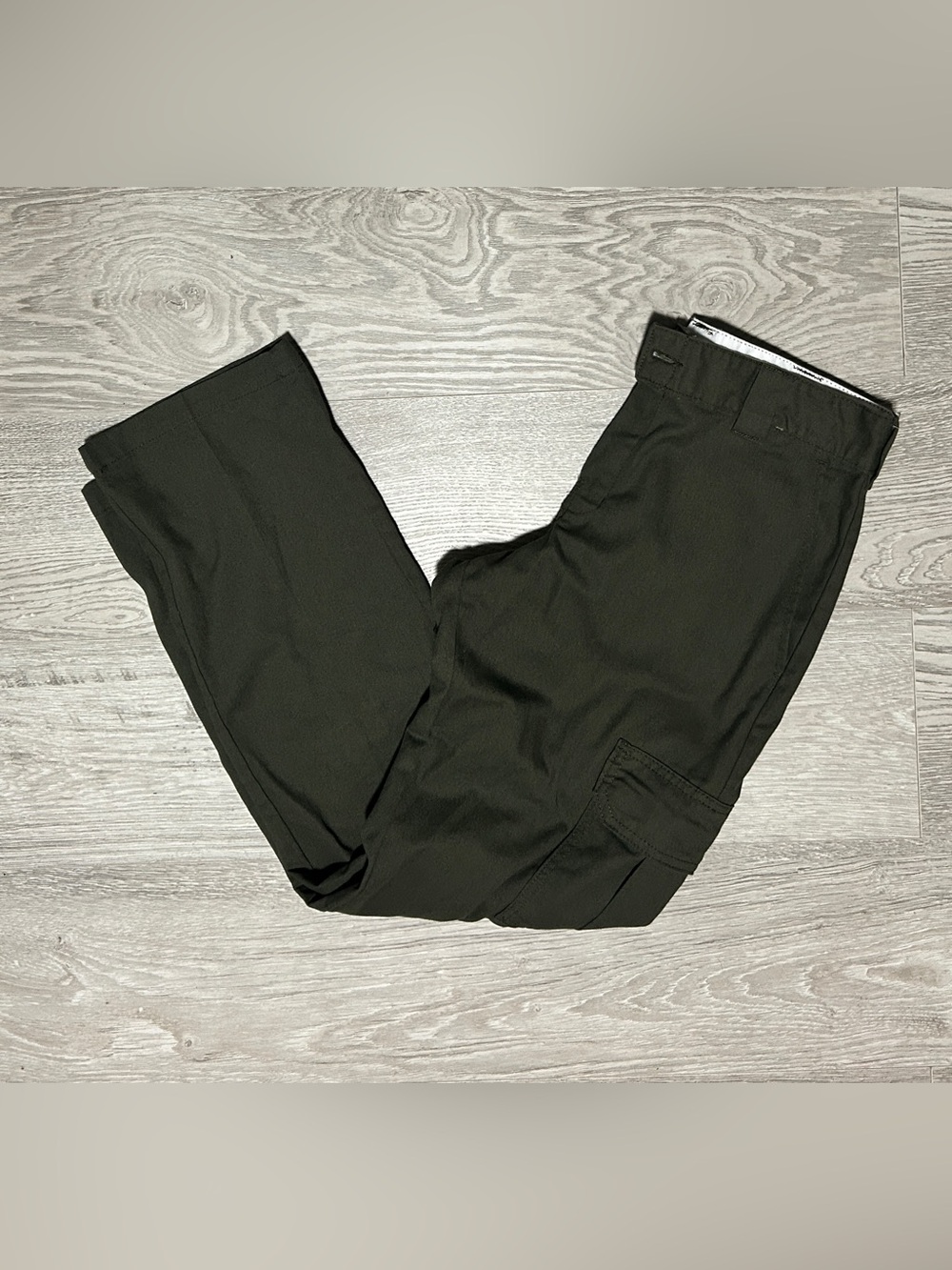 Dickies Men’s Cargo Pants in Dark Olive Green, Size 30x32